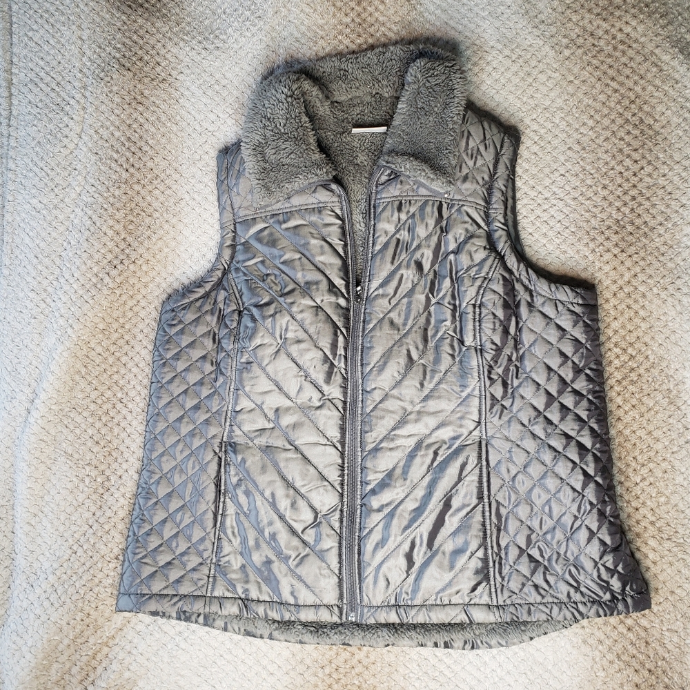 D & Co. Grey fleece winter vest